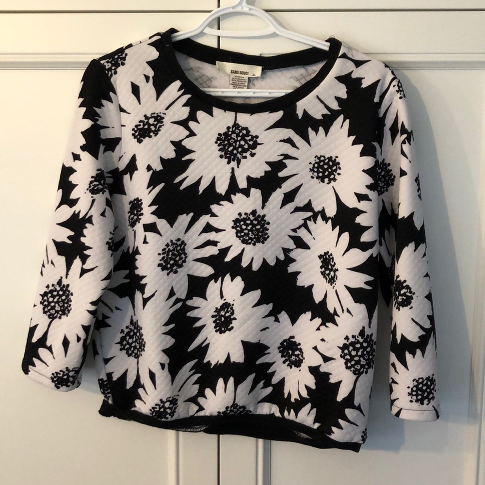 Sweatshirt
